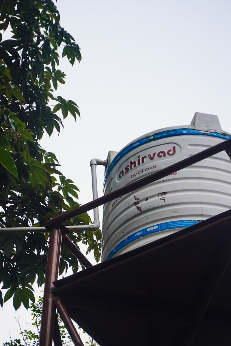 Water tank cleaning